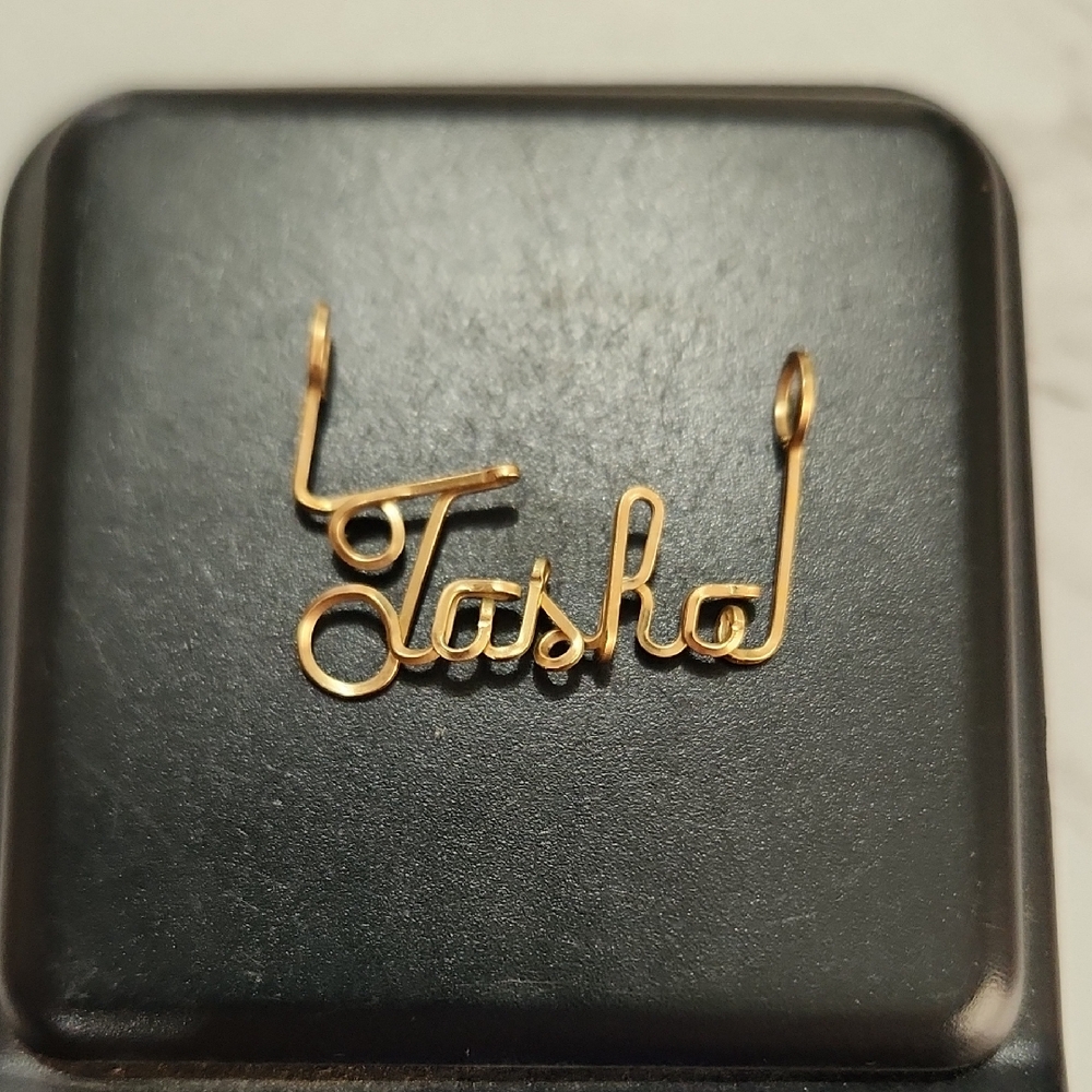 Vintage Gold Name Necklace Tasha